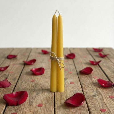 Sveča iz čebeljega voska za svečnik