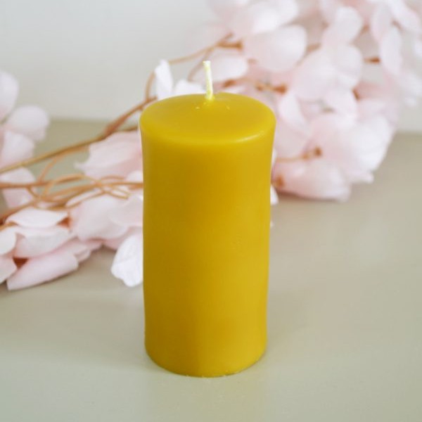 navadna sveča iz čebeljega voska