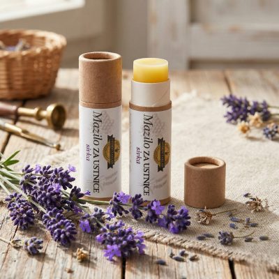 naravno mazilo za ustnice sivka