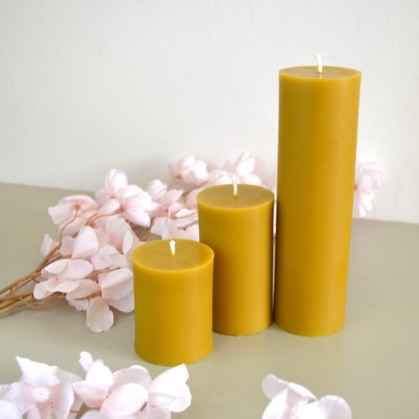 klasične sveča iz čebeljega voska