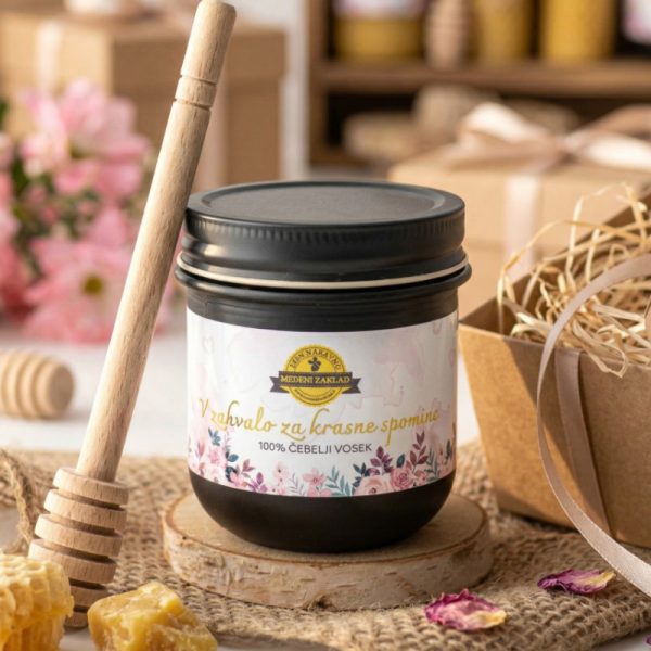 sveča iz čebeljega voska v kozarcu v zahvalo za krasne spomine