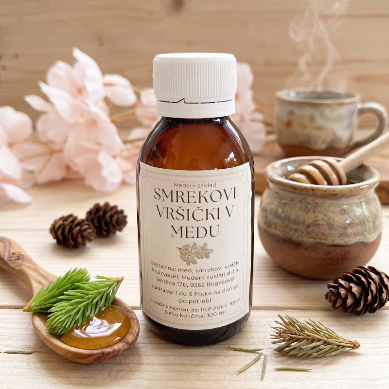 medeni sirup s smrekovimi vršički
